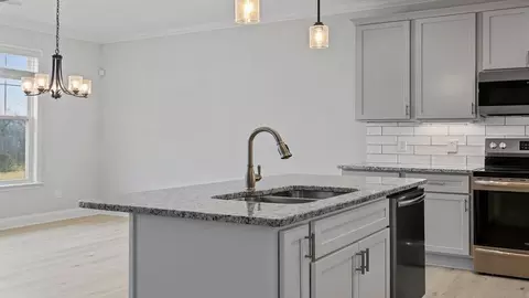 Kitchen - 2005 Lachaise Ln, Moore, SC 29369 photo 4 of 4