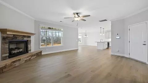 Living - 2005 Lachaise Ln, Moore, SC 29369 photo 2 of 5