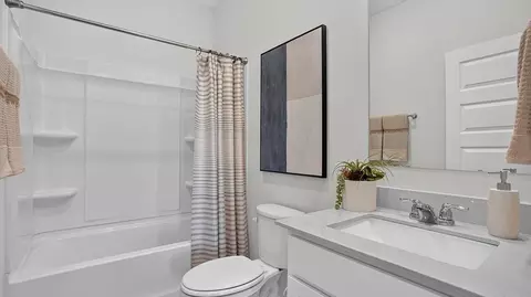 Bath - 25 Overcup Dr, Eclectic, AL 36024 photo 2 of 4