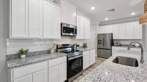 Kitchen - 6322 Pecan Course Pl, Ocala, FL 34472 photo 3 of 5