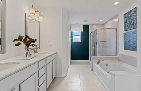 Bath - 5506 E Spaniel Dr, Ann Arbor, MI 48108 photo 2 of 3