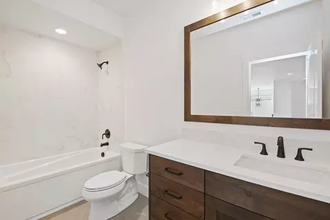 Bath - 497 N Morehouse Ave, Eagle, ID 83616 photo 4 of 5
