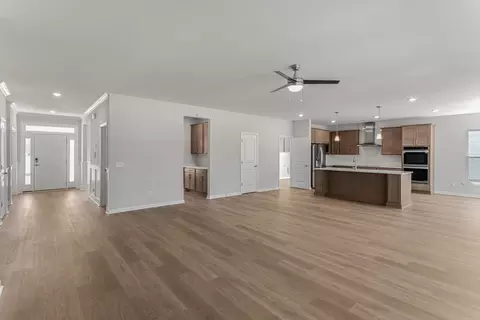 Living - 1 Lanier Ct, Pooler, GA 31322 photo 2 of 6