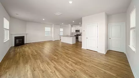 Living - 4697 Fanning Rd, Hickory, NC 28602 photo 4 of 5