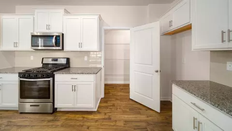 Kitchen - 4697 Fanning Rd, Hickory, NC 28602 photo 3 of 7
