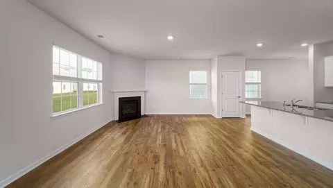Living - 4697 Fanning Rd, Hickory, NC 28602 photo 2 of 5