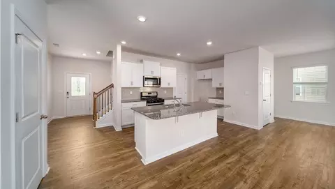 Entry Way - 4697 Fanning Rd, Hickory, NC 28602 photo 3 of 8