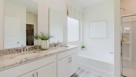 Bath - Laurelbrooke Loop, Fairhope, AL 36532 photo 4 of 5