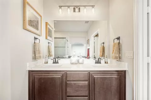 Bath - 1154 Bailey Ranch Rd, Aledo, TX 76008 photo 4 of 6