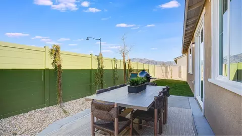 Exterior - 17247 Cascade Cout, Hesperia, CA 92345 photo 3 of 4