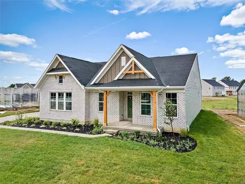 5967 Shooting Star St, Tipp City, OH 45371