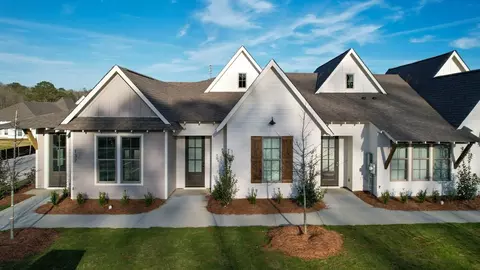 100 Firefly Ln, Opelika, AL
