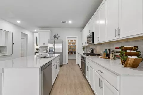 Kitchen - 1309 Rosaderos Rd, Haslet, TX 76052 photo 4 of 5