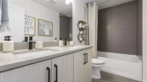 Bath - 24217 E 53rd Dr, Aurora, CO 80019 photo 2 of 3