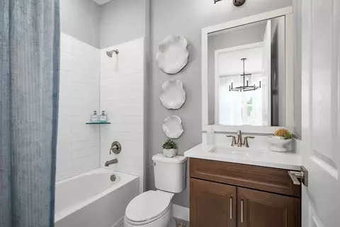 Bath - 2597 Cavanaugh Dr, Orlando, FL 32817 photo 3 of 4