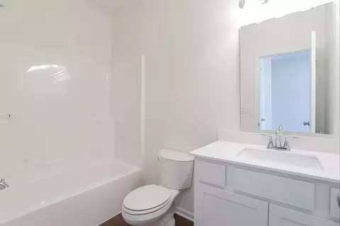 Bath - 2901 Piper Pl, Plainfield, IN 46168 photo 1 of 2