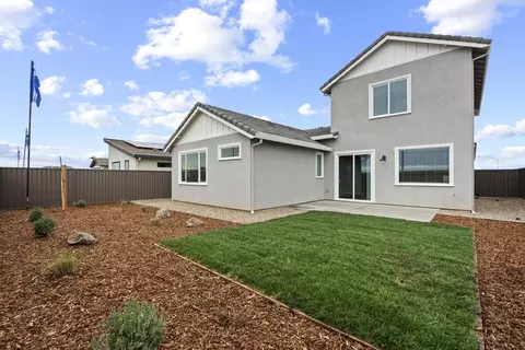 Exterior - 1284 Winterhart St, Galt, CA 95632 photo 4 of 9