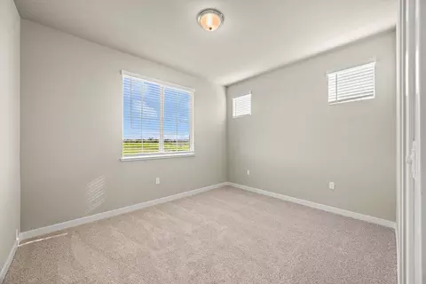 Bedroom - 1284 Winterhart St, Galt, CA 95632 photo 5 of 7