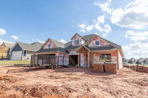 8400 Hazelwood Way, Edmond, OK 73034