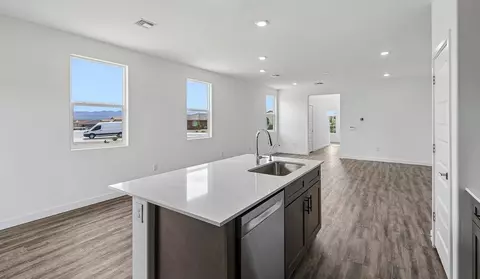 Kitchen - 5995 E Jayden Ln, Tucson, AZ 85756 photo 4 of 11