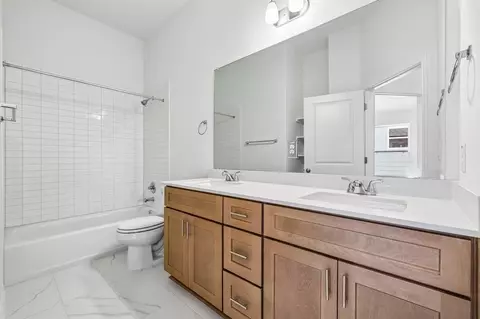 Bath - 471 Young St, Buda, TX 78610 photo 3 of 3