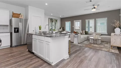 7616 Inwood Grove Ln, Houston, TX 77088