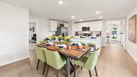 Dining - 912 Bunker Loop, Bradenton, FL 34212 photo 1 of 4