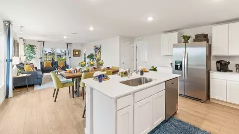 Kitchen - 912 Bunker Loop, Bradenton, FL 34212 photo 1 of 3