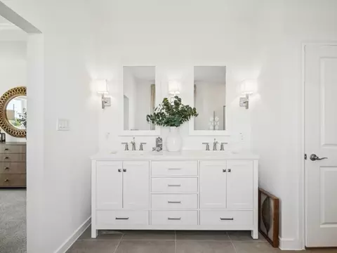 Bath - 3002 Clapbread Ln, Rosenberg, TX 77471 photo 4 of 6