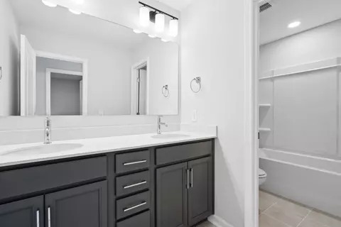 Bath - 108 Abbey Ter, Moncks Corner, SC 29461 photo 2 of 5