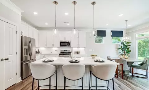 Kitchen - 302 Snow Rd, Greer, SC 29651 photo 7 of 8