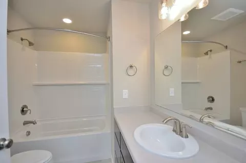 Bath - 710 5 Mile Rd, Wind Point, WI 53402 photo 1 of 2