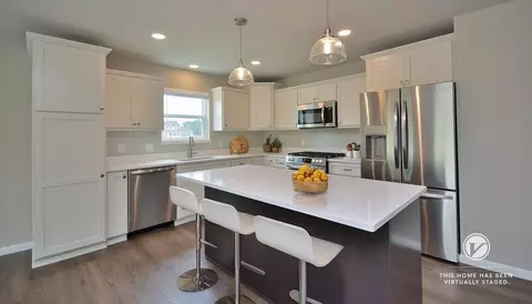 710 5 Mile Rd, Wind Point, WI 53402