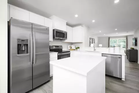 Kitchen - 21 Peter Christopher Ct, Wickliffe, OH 44092 photo 1 of 2
