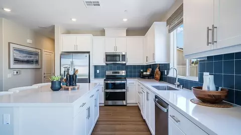 Kitchen - 27391 Two Cellos Way, Menifee, CA 92585 photo 2 of 7