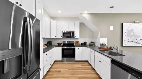Kitchen - 42631 Darala Dr, Ashburn, VA 20147 photo 3 of 7