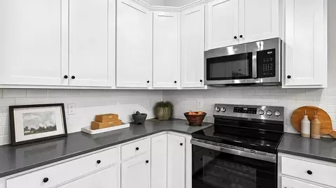 Kitchen - 42631 Darala Dr, Ashburn, VA 20147 photo 4 of 7