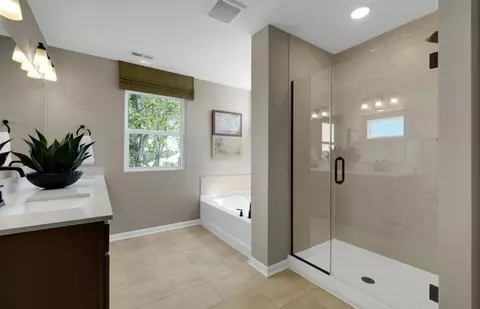 Bath - 6553 Creststone Ct, Plainfield, IN 46168 photo 2 of 3
