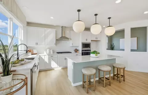 Kitchen - 1097 Horizon Dr, Bartlett, IL 60103 photo 1 of 2