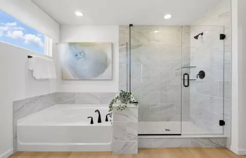 Bath - 1097 Horizon Dr, Bartlett, IL 60103 photo 1 of 3