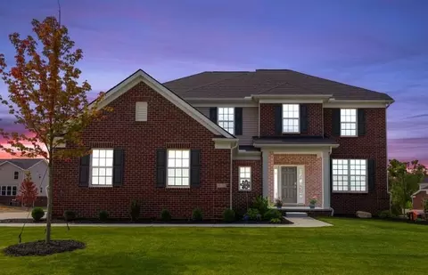 58579 Stuart Dr, South Lyon, MI 48178