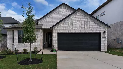 213 W Faulkner St, Liberty Hill, TX 78642