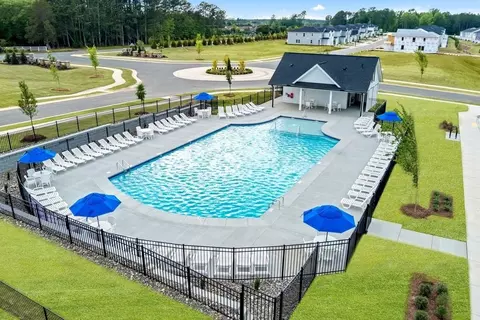 Exterior - 6201 Old Tavern Dr, Durham, NC 27704 photo 6 of 8