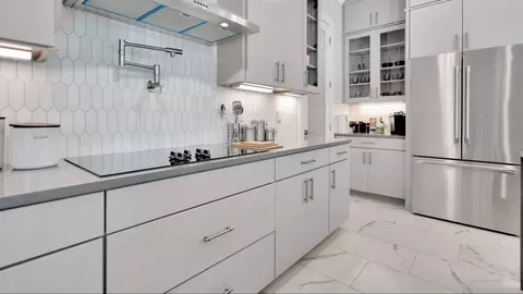 Kitchen - 8308 Golden Beach Ct, Parrish, FL 34219 photo 3 of 6