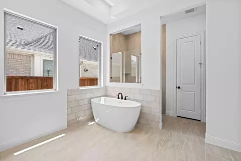Bath - 616 Donegal Dr, Celina, TX 75009 photo 1 of 6