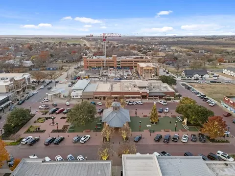 Exterior - 616 Donegal Dr, Celina, TX 75009 photo 4 of 6