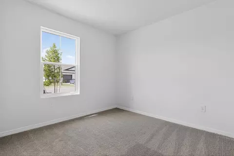 Bedroom - 9512 Vibrant Ln, Venice, FL 34292 photo 4 of 5