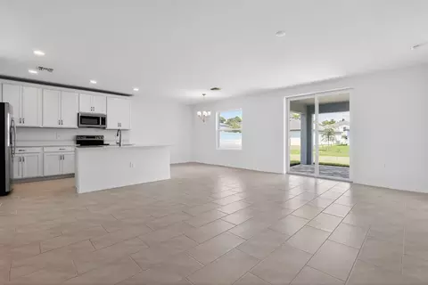 Living - 9512 Vibrant Ln, Venice, FL 34292 photo 2 of 3