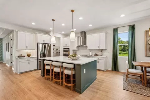 Kitchen - 9512 Vibrant Ln, Venice, FL 34292 photo 2 of 2