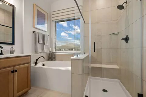 Bath - 408 E Coralburst Loop, Montgomery, TX 77316 photo 3 of 3